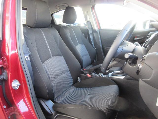 デミオ １３Ｓツーリング　衝突被害軽減システム　シートヒーター　バックカメラ　オートクルーズコントロール　オートライト　Ｂｌｕｅｔｏｏｔｈ（13枚目）