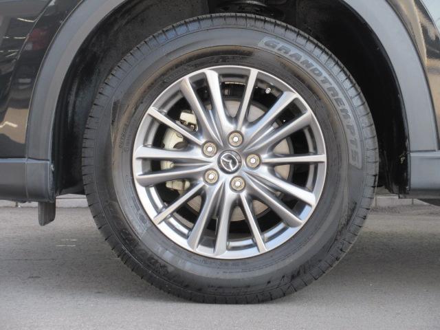 �����P�V�C���`�A���~�z�C�[���ł��B�אg�̃c�C���X�|�[�N�ɂ��͋����ƌy�����o�����X�������f�U�C���ł��B