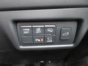 リアハッチは便利な電動開閉式を採用しています。ご覧の運転席のスイッチやキーレスでも操作が可能です。