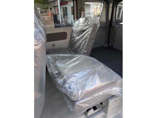 エブリイ ジョイン　両側スライドドア　クリアランスソナー　レーンアシスト　衝突被害軽減システム　ＬＥＤヘッドランプ　スマートキー　アイドリングストップ　電動格納ミラー　シートヒーター　ＣＶＴ　盗難防止システム　ＡＢＳ（10枚目）