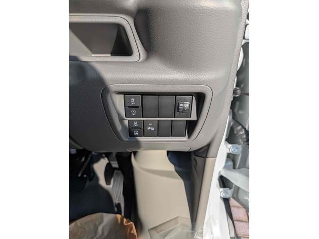 エブリイ ＰＡリミテッド　ＣＶＴ　衝突被害軽減システム　クリアランスソナー　レーンアシスト　両側スライドドア　アイドリングストップ　盗難防止システム　ＡＢＳ　ＥＳＣ　エアコン　パワーステアリング　パワーウィンドウ（3枚目）