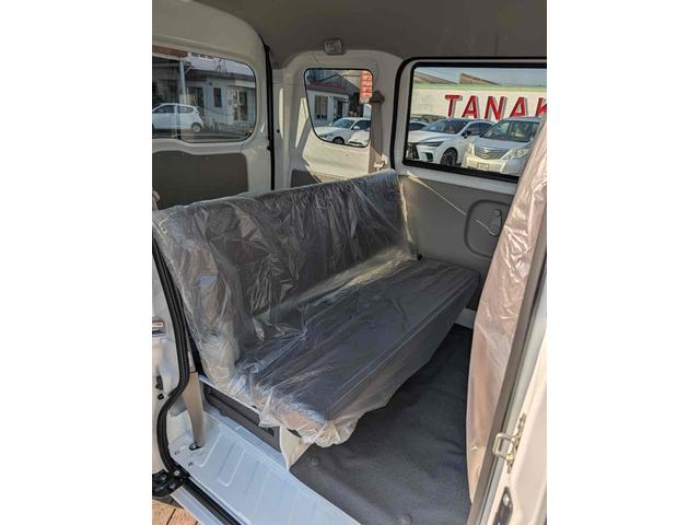 エブリイ ＰＡリミテッド　ＣＶＴ　衝突被害軽減システム　クリアランスソナー　レーンアシスト　両側スライドドア　アイドリングストップ　盗難防止システム　ＡＢＳ　ＥＳＣ　エアコン　パワーステアリング　パワーウィンドウ（9枚目）