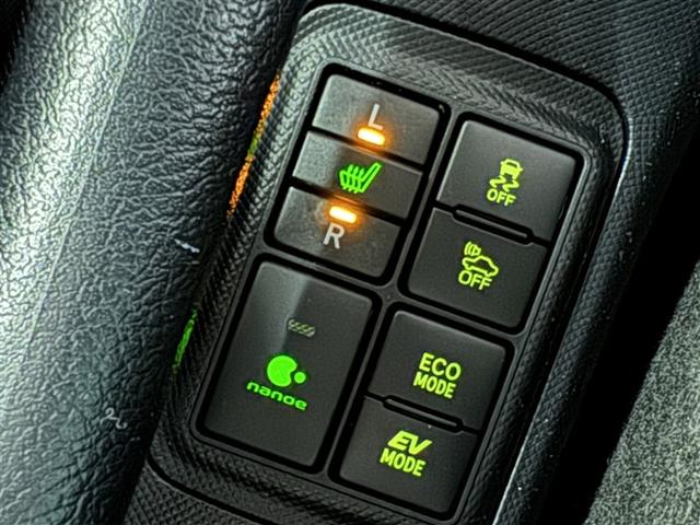 アクア クロスオーバー グラム 衝突被害軽減システム メモリーナビ フルセグ バックカメラ ETC ドラレコ CD DVD再生 LEDヘッドランプ スマートキー キーレス ハイブリッド(16枚目)