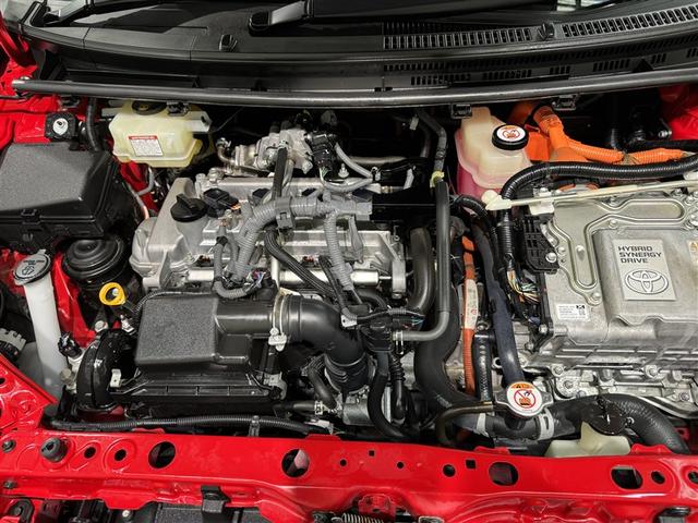 アクア クロスオーバー グラム 衝突被害軽減システム メモリーナビ フルセグ バックカメラ ETC ドラレコ CD DVD再生 LEDヘッドランプ スマートキー キーレス ハイブリッド(31枚目)