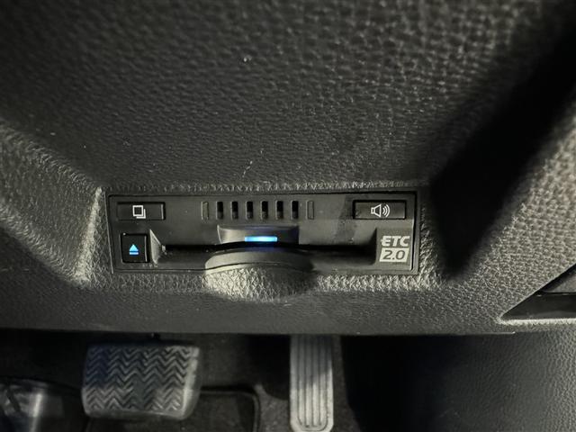 ヤリスクロス ハイブリッドＺ　衝突被害軽減システム　メモリーナビ　フルセグ　バックカメラ　ＥＴＣ　ドラレコ　ミュージックプレイヤー接続可　電動シート　オートクルーズコントロール　ＬＥＤヘッドランプ　スマートキー　キーレス（15枚目）