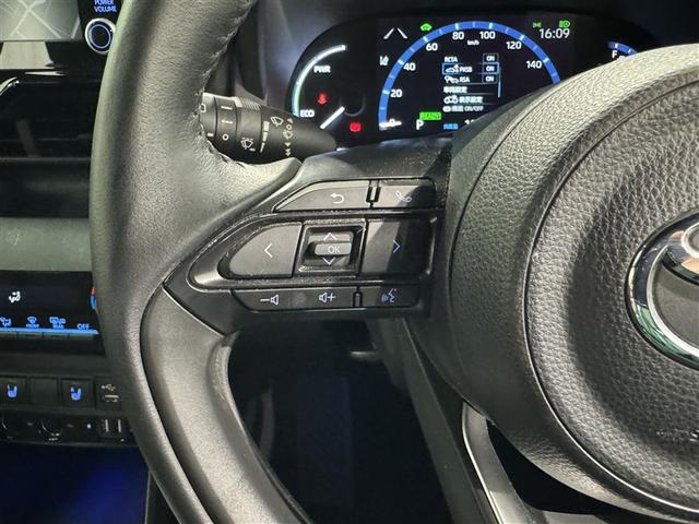 ヤリスクロス ハイブリッドＺ　衝突被害軽減システム　メモリーナビ　フルセグ　バックカメラ　ＥＴＣ　ドラレコ　ミュージックプレイヤー接続可　電動シート　オートクルーズコントロール　ＬＥＤヘッドランプ　スマートキー　キーレス（22枚目）