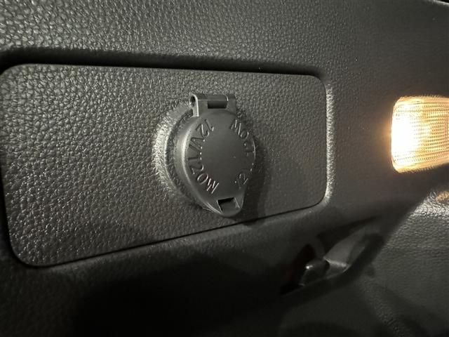 ヤリスクロス ハイブリッドＺ　衝突被害軽減システム　メモリーナビ　フルセグ　バックカメラ　ＥＴＣ　ドラレコ　ミュージックプレイヤー接続可　電動シート　オートクルーズコントロール　ＬＥＤヘッドランプ　スマートキー　キーレス（31枚目）