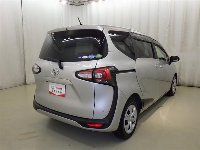 後ろから見ると車の印象も変わりますね♪