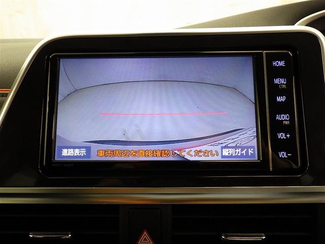 バックモニター付なので後退時に後方が見えるので安心。　車は構造上、死角がたくさんなので万が一を考えると必須ですね。　あくまで補助の為の装備、バックは目視で確認する事が重要ですよ。