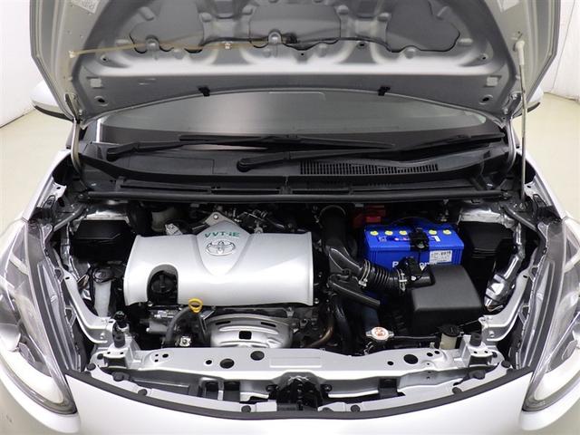 普段はあまり見ないエンジンルーム内も綺麗に仕上げています。見えないところも清潔に保ちたいですよね。