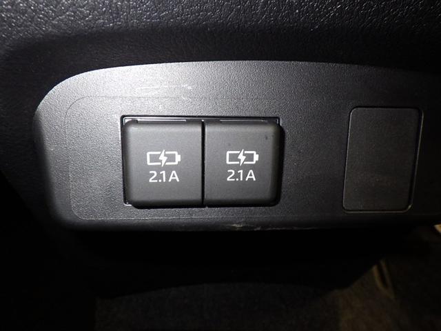 シエンタ ハイブリッド　Ｇ　セーフティーエディションＩＩ　衝突被害軽減システム　メモリーナビ　フルセグ　バックカメラ　ＥＴＣ　ドラレコ　ＣＤ　ＤＶＤ再生　オートクルーズコントロール　ＬＥＤヘッドランプ　両側電動スライド　乗車定員７人　３列シート　スマートキー（13枚目）