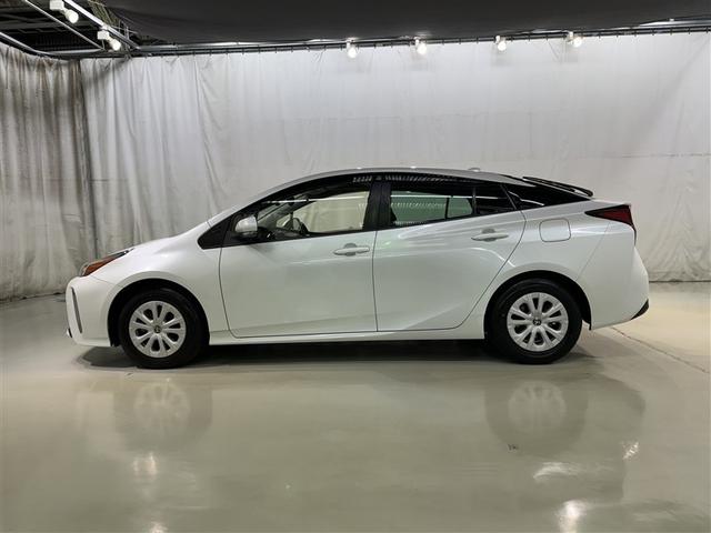 プリウス ＳセーフティプラスＩＩ　衝突被害軽減システム　メモリーナビ　ワンセグ　バックカメラ　ＥＴＣ　ドラレコ　ＣＤ　ミュージックプレイヤー接続可　オートクルーズコントロール　ＬＥＤヘッドランプ　スマートキー　キーレス　ハイブリッド（5枚目）