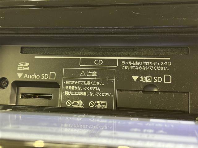 プリウス ＳセーフティプラスＩＩ　衝突被害軽減システム　メモリーナビ　ワンセグ　バックカメラ　ＥＴＣ　ドラレコ　ＣＤ　ミュージックプレイヤー接続可　オートクルーズコントロール　ＬＥＤヘッドランプ　スマートキー　キーレス　ハイブリッド（13枚目）