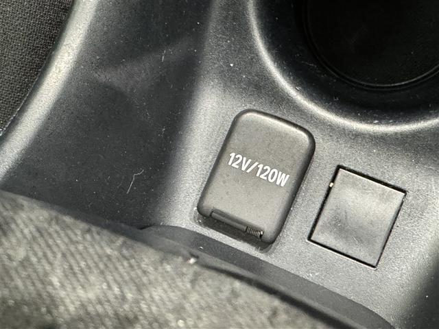 プリウス ＳセーフティプラスＩＩ　衝突被害軽減システム　メモリーナビ　ワンセグ　バックカメラ　ＥＴＣ　ドラレコ　ＣＤ　ミュージックプレイヤー接続可　オートクルーズコントロール　ＬＥＤヘッドランプ　スマートキー　キーレス　ハイブリッド（16枚目）