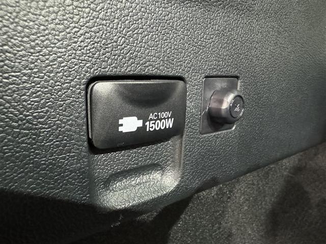 プリウス ＳセーフティプラスＩＩ　衝突被害軽減システム　メモリーナビ　ワンセグ　バックカメラ　ＥＴＣ　ドラレコ　ＣＤ　ミュージックプレイヤー接続可　オートクルーズコントロール　ＬＥＤヘッドランプ　スマートキー　キーレス　ハイブリッド（32枚目）