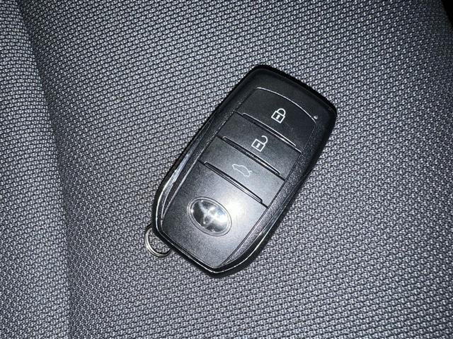 �X�}�[�g�L�[���|�P�b�g��o�b�O�Ɍg�т��Ă���΁A�L�[�����o�����ƂȂ��h�A�n���h������������A�h�A�n���h���̃Z���T�[�ɐG��邾���Ŏ{���ł��܂��B