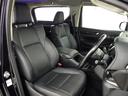 居心地の良い運転席、長く座ってられるリラックスできるデザインがいいですね。