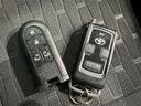 鍵がポケットの中でもドア開閉・エンジンスタートが可能な便利なスマートキーです!