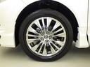 純正アルミホイールが車の雰囲気を引き立てますね！