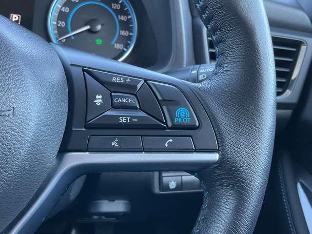 リーフ Ｘ　Ｖセレクション　９０周年記念車　プロパイロット　メーカーナビ　全周囲カメラ　全方位カメラ　ＬＥＤヘッドライト　インテリキー　レーンキープ　踏み間違い防止　ＥＴＣ　サイドカーテンエアバック　Ｂカメラ　ナビＴＶ（3枚目）