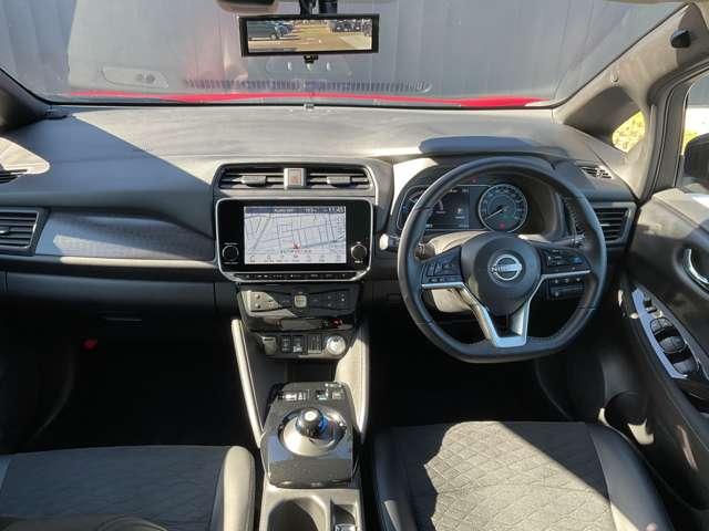 リーフ Ｘ　Ｖセレクション　９０周年記念車　プロパイロット　メーカーナビ　全周囲カメラ　全方位カメラ　ＬＥＤヘッドライト　インテリキー　レーンキープ　踏み間違い防止　ＥＴＣ　サイドカーテンエアバック　Ｂカメラ　ナビＴＶ（4枚目）