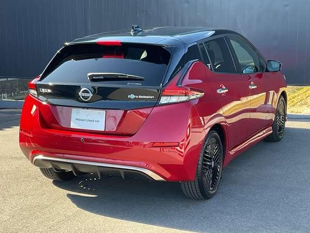 リーフ Ｘ　Ｖセレクション　９０周年記念車　プロパイロット　メーカーナビ　全周囲カメラ　全方位カメラ　ＬＥＤヘッドライト　インテリキー　レーンキープ　踏み間違い防止　ＥＴＣ　サイドカーテンエアバック　Ｂカメラ　ナビＴＶ（7枚目）