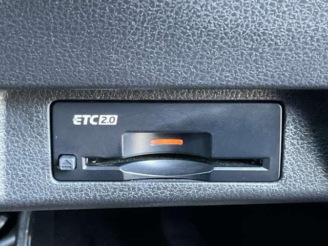 リーフ Ｘ　Ｖセレクション　９０周年記念車　プロパイロット　メーカーナビ　全周囲カメラ　全方位カメラ　ＬＥＤヘッドライト　インテリキー　レーンキープ　踏み間違い防止　ＥＴＣ　サイドカーテンエアバック　Ｂカメラ　ナビＴＶ（16枚目）