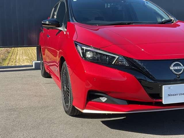 リーフ Ｘ　Ｖセレクション　９０周年記念車　プロパイロット　メーカーナビ　全周囲カメラ　全方位カメラ　ＬＥＤヘッドライト　インテリキー　レーンキープ　踏み間違い防止　ＥＴＣ　サイドカーテンエアバック　Ｂカメラ　ナビＴＶ（19枚目）