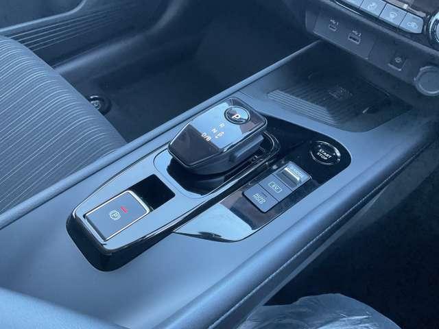 ノート １．２　Ｘ　雹害車両　メーカーナビ　リアカメラ　衝突被害軽減ブレ－キ　全方位カメラ　ＥＴＣ付　禁煙車　ＬＥＤヘッドライト　インテリジェントキー　ワンセグＴＶ　ＴＶナビ　サイドカーテンエアバック　サイドカメラ　メモリーナビ　オートエアコン（14枚目）