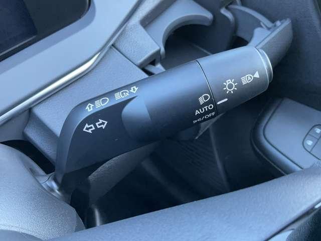 ノート １．２　Ｘ　雹害車両　メーカーナビ　リアカメラ　衝突被害軽減ブレ－キ　全方位カメラ　ＥＴＣ付　禁煙車　ＬＥＤヘッドライト　インテリジェントキー　ワンセグＴＶ　ＴＶナビ　サイドカーテンエアバック　サイドカメラ　メモリーナビ　オートエアコン（17枚目）