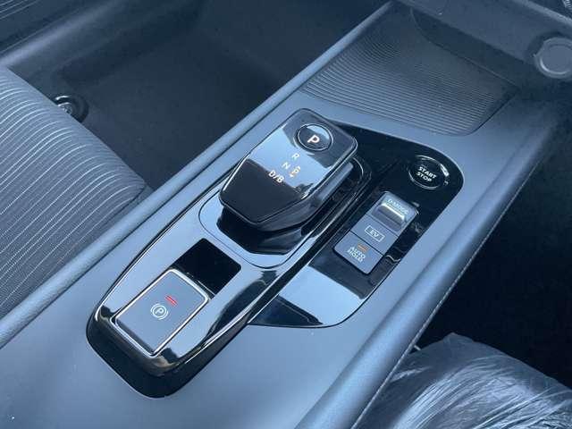 ノート １．２　Ｘ　雹害車両　全周囲カメラ　ＬＥＤライト　リアカメラ　衝突被害軽減ブレ－キ　全方位カメラ　禁煙車　ＬＥＤヘッドライト　インテリジェントキー　サイドカーテンエアバック　サイドカメラ　パワーウィンドウ　オートエアコン　キーレス　ＡＢＳ（14枚目）