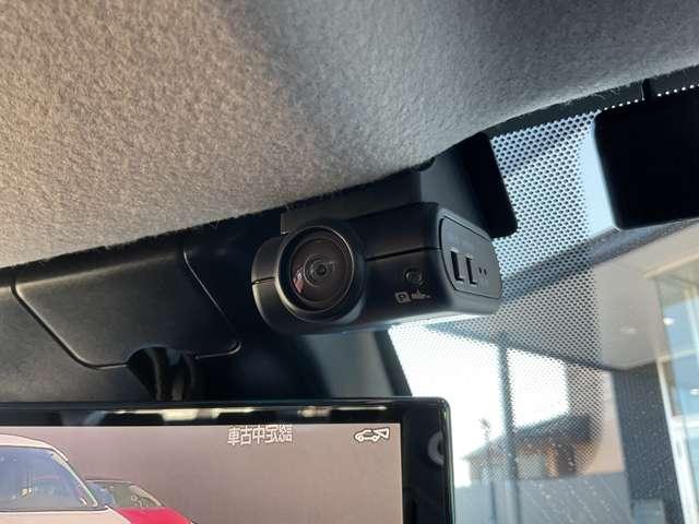 �O���Ǝԓ��ƌ����^��ł���h���C�u���R�[�_�[����������Ă��܂��̂ň��S���ĉ��K�ȃh���C�u���y���߂܂��ˁB