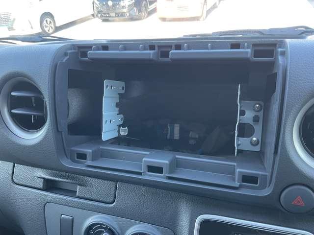 キャラバン 2.4 DX ロングボディ ディーゼルターボ 雹害車両 リフター装着車(11枚目)