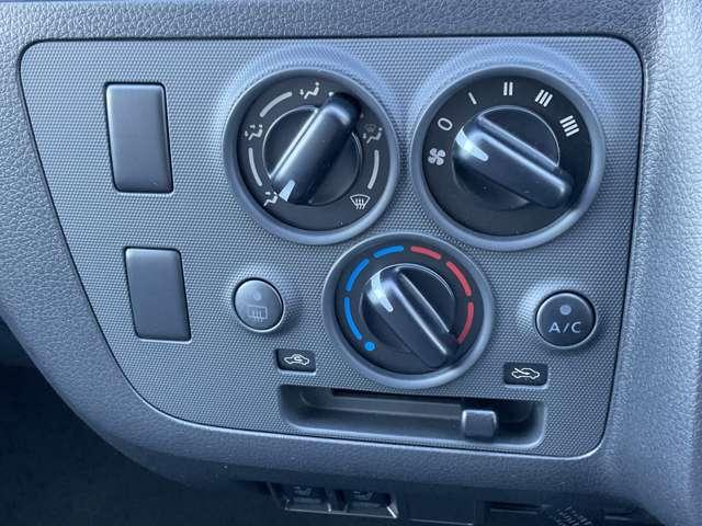 キャラバン 2.4 DX ロングボディ ディーゼルターボ 雹害車両 リフター装着車(12枚目)