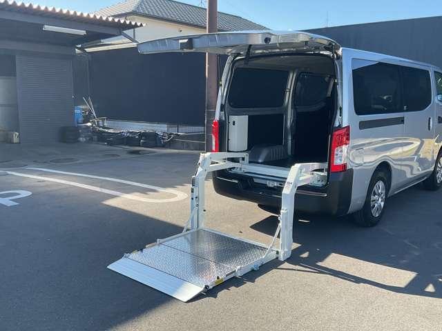 キャラバン 2.4 DX ロングボディ ディーゼルターボ 雹害車両 リフター装着車(17枚目)
