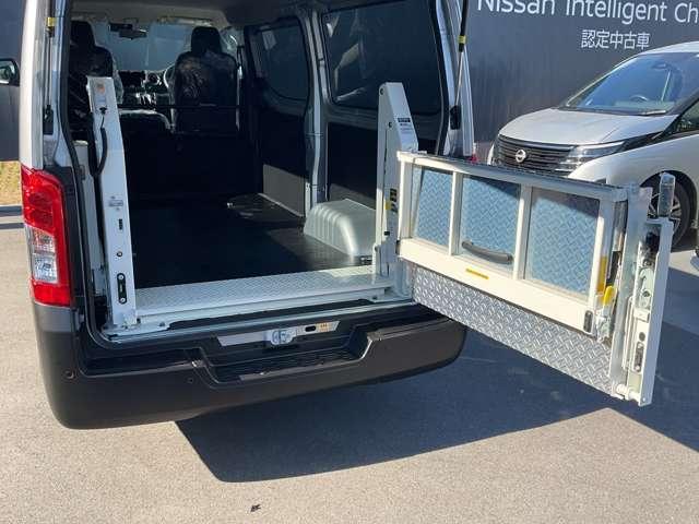 キャラバン 2.4 DX ロングボディ ディーゼルターボ 雹害車両 リフター装着車(19枚目)