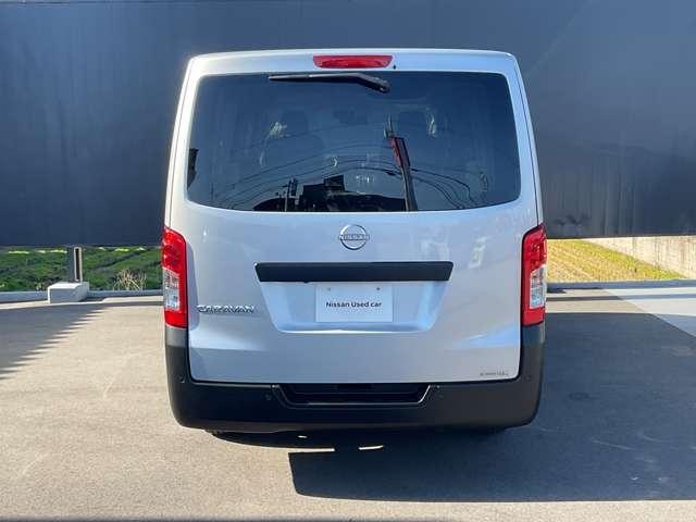 キャラバン 2.4 DX ロングボディ ディーゼルターボ 雹害車両 リフター装着車(56枚目)