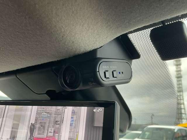 ノート １．２　ＡＵＴＥＣＨ　クロスオーバー　大画面ナビ　全周囲カメラ　スマートキ　踏み間違い衝突防止アシスト　３６０°カメラ　ＬＥＤヘッドランプ　ドライブレコーダー　バックカメラ　フルオートエアコン　アルミホイール　メモリーナビ　ＡＢＳ　ＥＴＣ　盗難防止システム（14枚目）