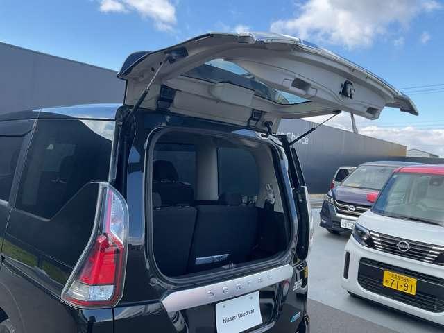 �m�f���A���o�b�N�h�A�n�Z���i�̓����̂ЂƂ����̃o�b�N�h�A���㔼�������J�\�Ȃ̂ŁA��낪�����ۂɖ𗧂��܂��ˁ�