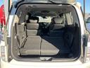 ３列目シートを倒すと大きな荷物も積めて便利です。