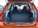 後部座席を前に倒すと広くなり、大きい荷物でも入るスペースができます。