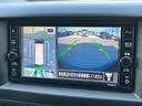 空から車を見たような「アラウンドビューモニター」！車の周りが一目で確認できるので、小さなお子様や障害物があっても安心して乗ることができます。