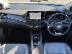 細部まで上質なインパネ周りはこのように機能的にまとまっています。 4