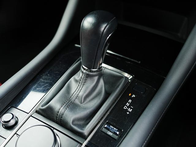 ＭＡＺＤＡ３ファストバック ２０Ｓバーガンディ　セレクション　衝突被害軽減システム　アダプティブクルーズコントロール　全周囲カメラ　オートマチックハイビーム　４ＷＤ　革シート　電動シート　シートヒーター　バックカメラ　オートライト　ＬＥＤヘッドランプ　ＥＴＣ（11枚目）