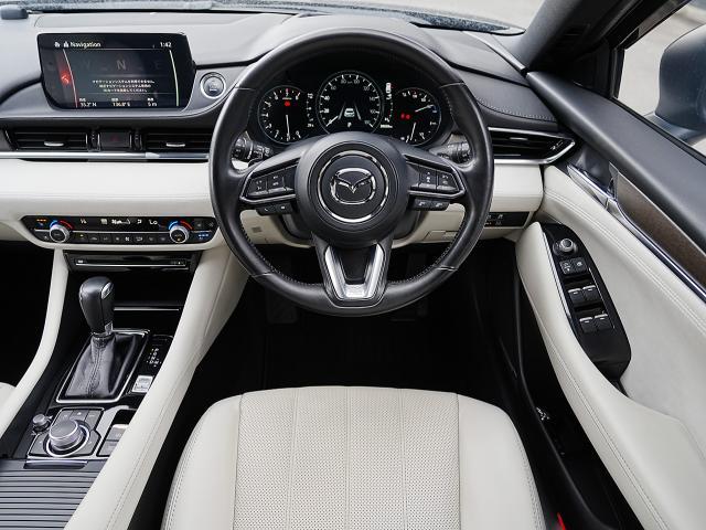 ＭＡＺＤＡ６ワゴン ２５Ｓ　Ｌパッケージ　衝突被害軽減システム　アダプティブクルーズコントロール　全周囲カメラ　オートマチックハイビーム　革シート　電動シート　シートヒーター　バックカメラ　オートライト　ＬＥＤヘッドランプ　ＥＴＣ（4枚目）