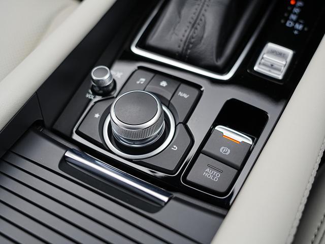 ＭＡＺＤＡ６ワゴン ２５Ｓ　Ｌパッケージ　衝突被害軽減システム　アダプティブクルーズコントロール　全周囲カメラ　オートマチックハイビーム　革シート　電動シート　シートヒーター　バックカメラ　オートライト　ＬＥＤヘッドランプ　ＥＴＣ（12枚目）