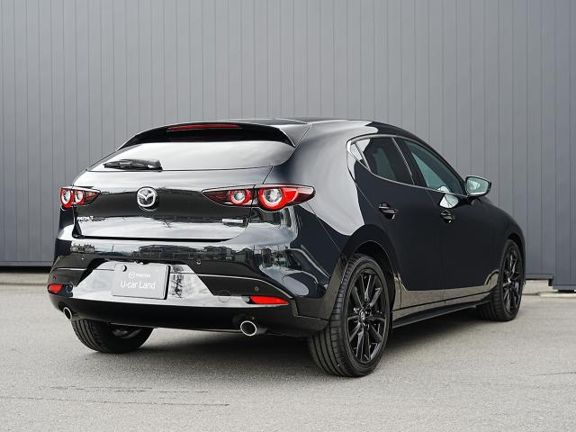 ＭＡＺＤＡ３ファストバック １５Ｓ　ブラックセレクション　衝突被害軽減システム　アダプティブクルーズコントロール　全周囲カメラ　オートマチックハイビーム　電動シート　シートヒーター　バックカメラ　オートライト　ＬＥＤヘッドランプ　Ｂｌｕｅｔｏｏｔｈ（2枚目）