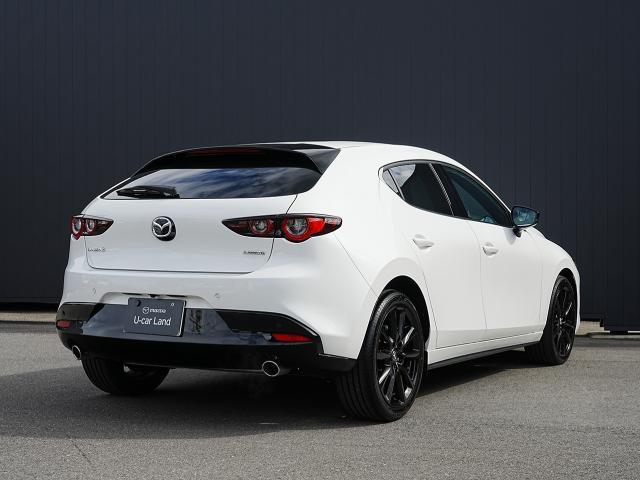 MAZDA3ファストバック 20S ブラックセレクション 衝突被害軽減システム アダプティブクルーズコントロール 全周囲カメラ オートマチックハイビーム 電動シート シートヒーター バックカメラ オートライト LEDヘッドランプ Bluetooth(2枚目)