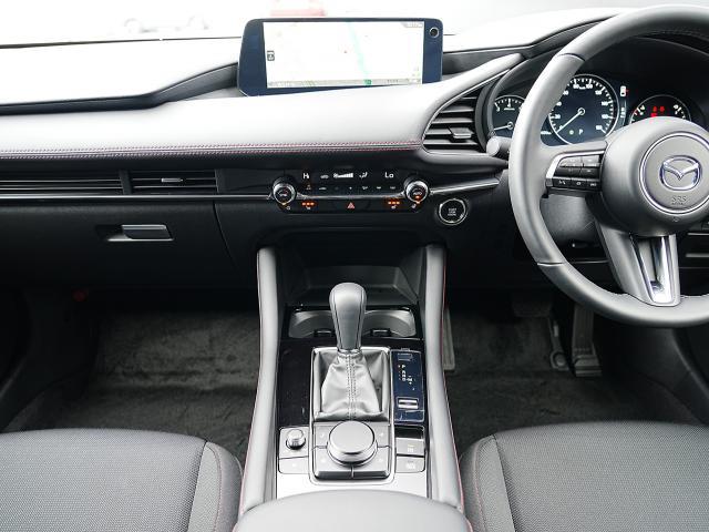 MAZDA3ファストバック 20S ブラックセレクション 衝突被害軽減システム アダプティブクルーズコントロール 全周囲カメラ オートマチックハイビーム 電動シート シートヒーター バックカメラ オートライト LEDヘッドランプ Bluetooth(6枚目)
