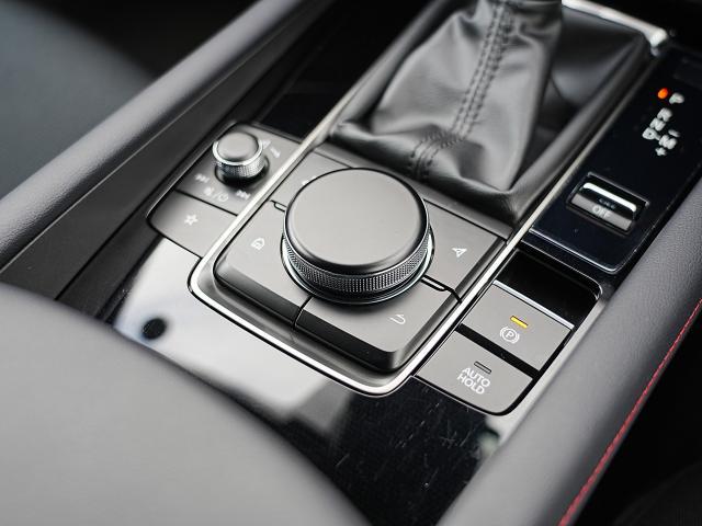 MAZDA3ファストバック 20S ブラックセレクション 衝突被害軽減システム アダプティブクルーズコントロール 全周囲カメラ オートマチックハイビーム 電動シート シートヒーター バックカメラ オートライト LEDヘッドランプ Bluetooth(12枚目)